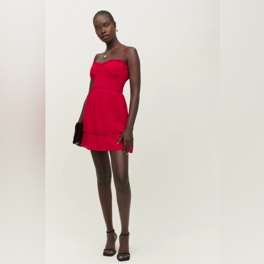 Reformation Marin Dress in Cherry. Size 6